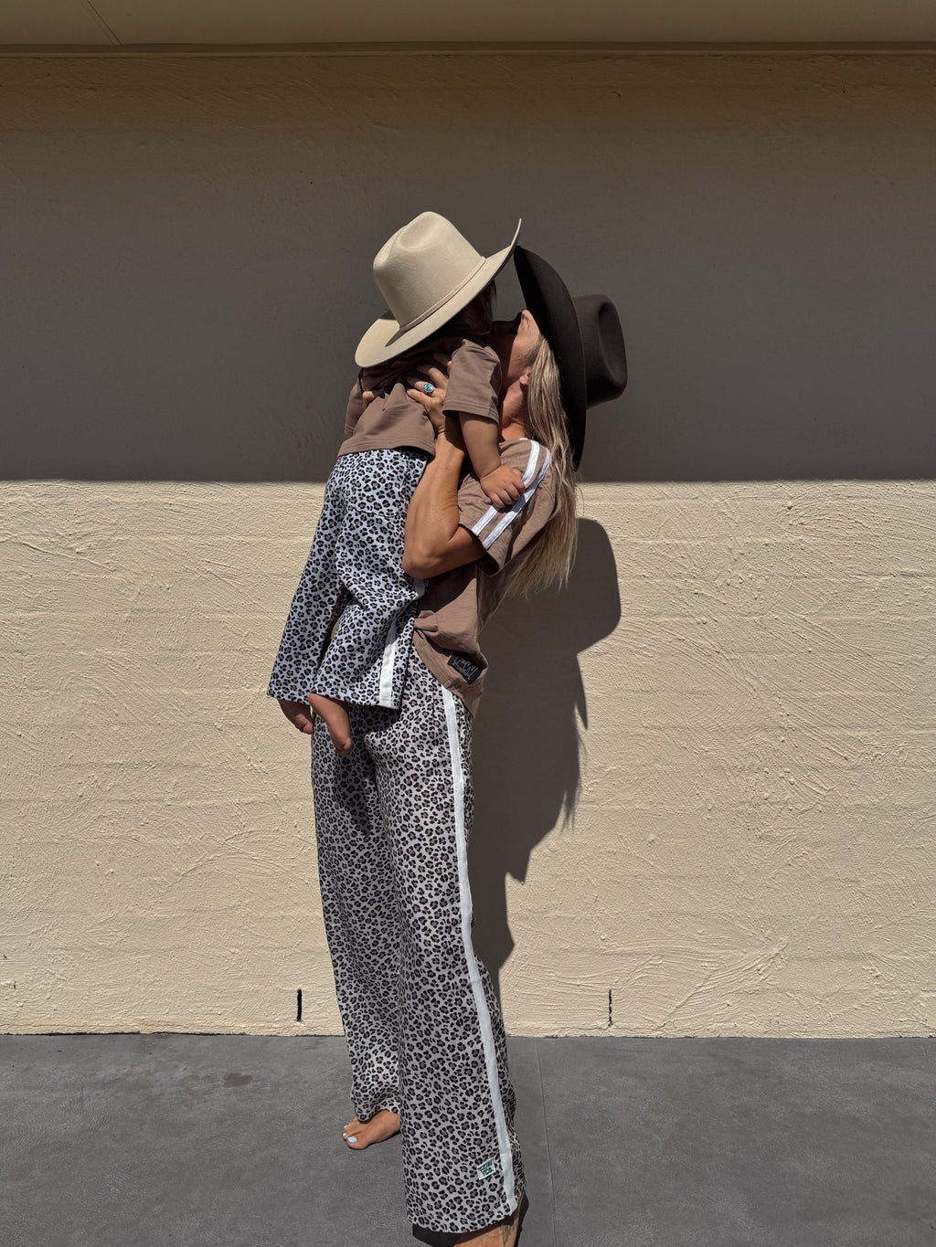 mum_and_mini_leopard_pants_matching_outfits